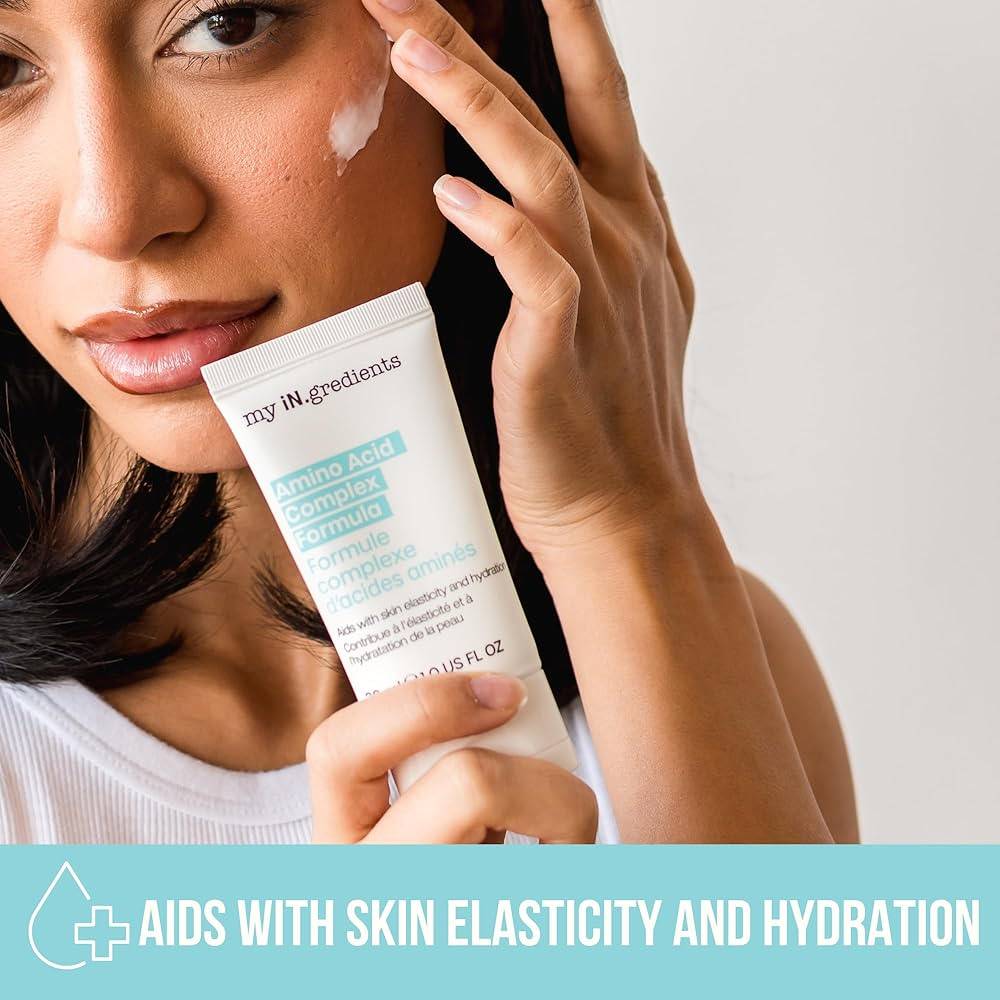 Woman applying My iN.gredients Amino Acid Complex Formula 30 ml, a peptide moisturizer aiding skin elasticity and hydration for sensitive skin.