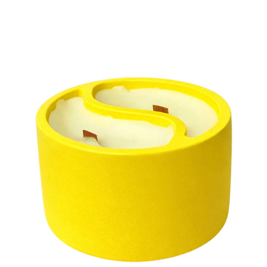 SerrBeauty Summer Glow Natural Candle in bright yellow ceramic jar with dual-scent design and wooden wicks, ideal for cozy citrus ambiance.