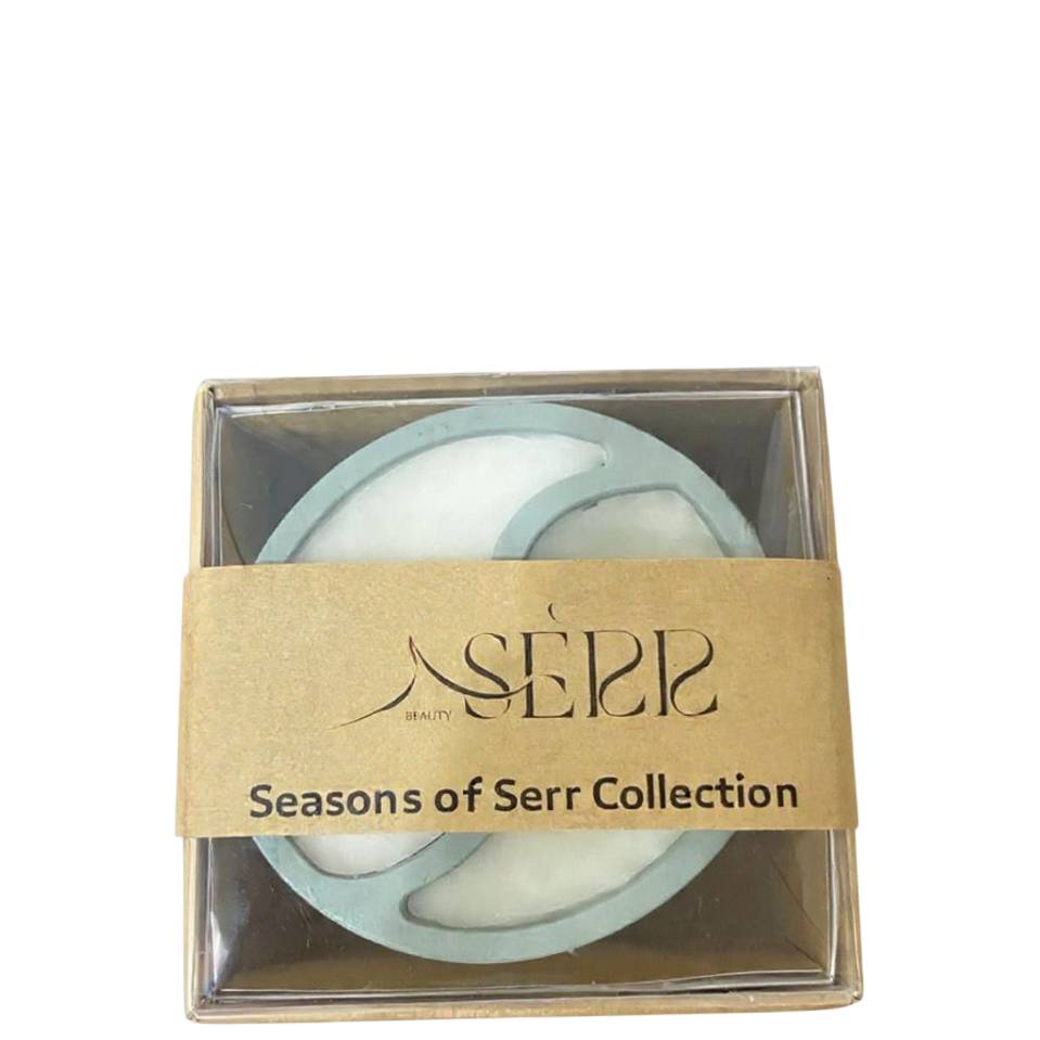 SerrBeauty Natural Winter Hush Candle 200g in eco-friendly packaging, featuring dual-scent Icy Forest and Quiet Woods for a calming home aroma.